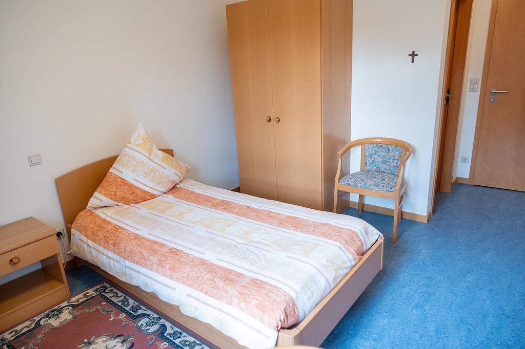 Nuitée - Chambre individuelle avec douche et W.C.